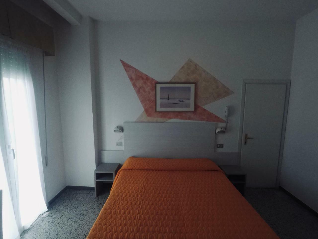 Alevon Hotel リミニ エクステリア 写真