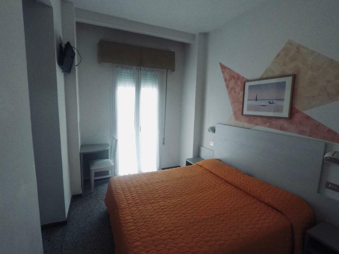 Alevon Hotel リミニ エクステリア 写真