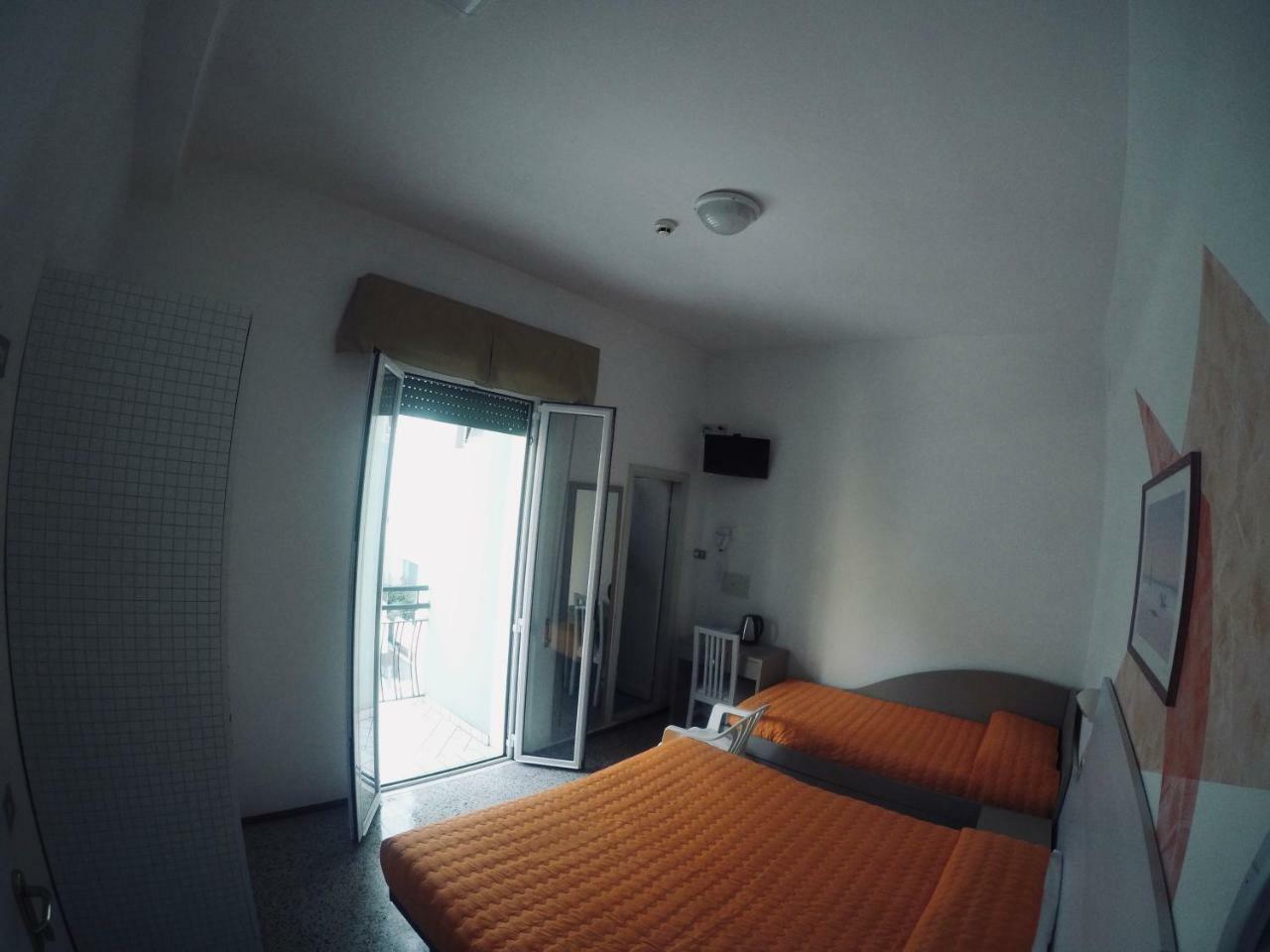 Alevon Hotel リミニ エクステリア 写真