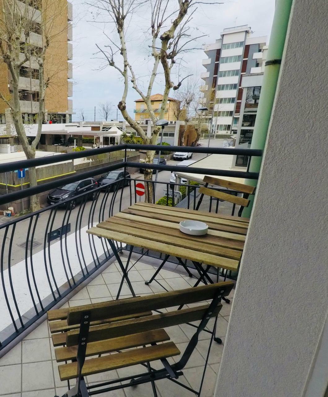 Alevon Hotel リミニ エクステリア 写真
