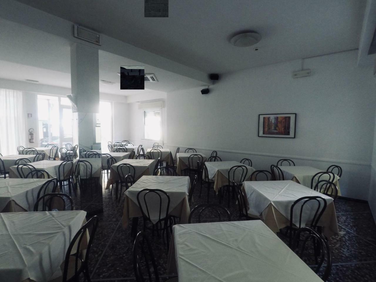 Alevon Hotel リミニ エクステリア 写真