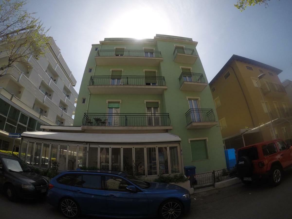 Alevon Hotel リミニ エクステリア 写真